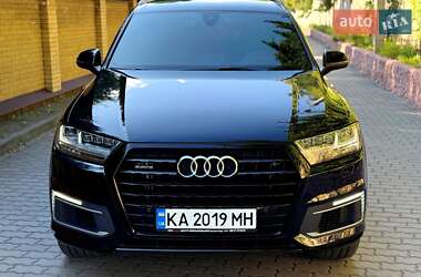 Внедорожник / Кроссовер Audi Q7 2016 в 