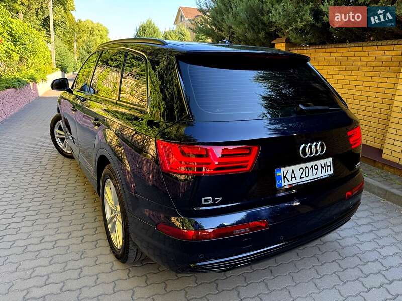 Внедорожник / Кроссовер Audi Q7 2016 в Хмельницком