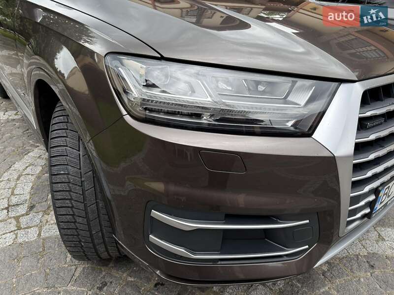 Позашляховик / Кросовер Audi Q7 2019 в Львові