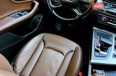 Внедорожник / Кроссовер Audi Q7 2016 в 