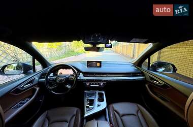 Внедорожник / Кроссовер Audi Q7 2016 в 