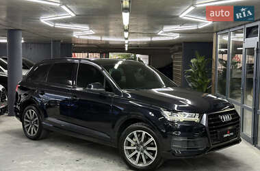 Позашляховик / Кросовер Audi Q7 2016 в 