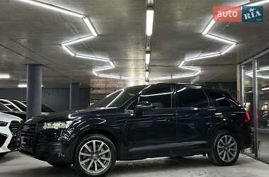 Позашляховик / Кросовер Audi Q7 2016 в 