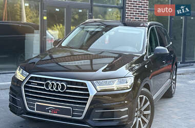 Внедорожник / Кроссовер Audi Q7 2015 в 