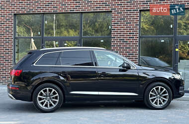 Внедорожник / Кроссовер Audi Q7 2015 в 