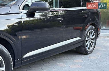 Внедорожник / Кроссовер Audi Q7 2015 в 