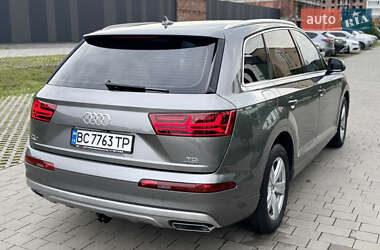 Внедорожник / Кроссовер Audi Q7 2015 в 