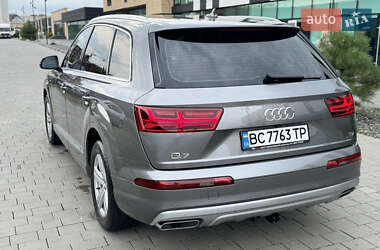 Внедорожник / Кроссовер Audi Q7 2015 в 