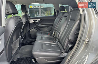 Внедорожник / Кроссовер Audi Q7 2015 в 