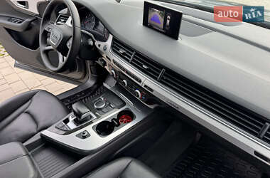 Внедорожник / Кроссовер Audi Q7 2015 в 