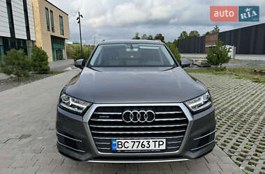 Внедорожник / Кроссовер Audi Q7 2015 в 