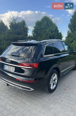 Внедорожник / Кроссовер Audi Q7 2020 в 