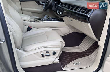 Внедорожник / Кроссовер Audi Q7 2017 в 