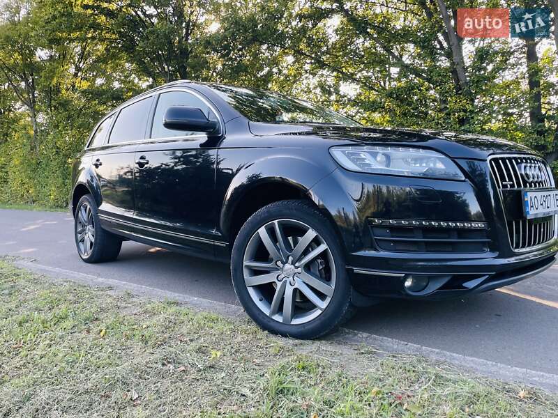 Внедорожник / Кроссовер Audi Q7 2013 в Ужгороде