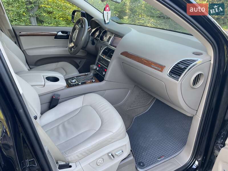 Внедорожник / Кроссовер Audi Q7 2013 в Ужгороде