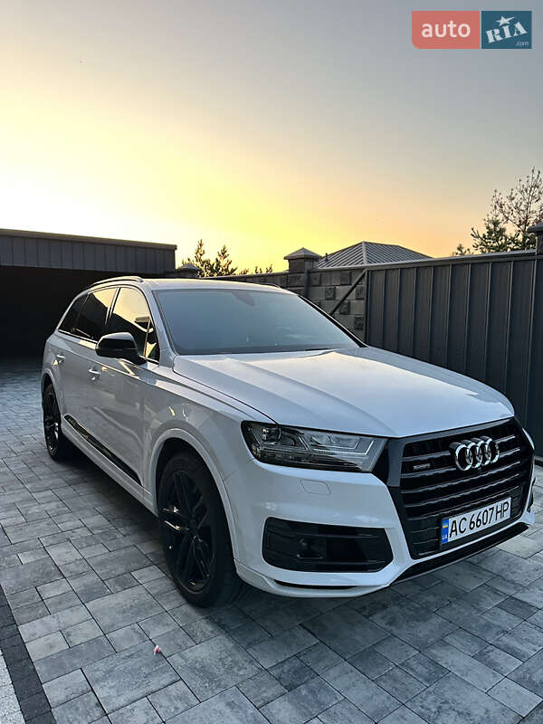 Внедорожник / Кроссовер Audi Q7 2017 в Луцке