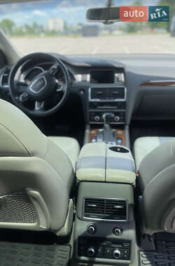 Внедорожник / Кроссовер Audi Q7 2014 в 