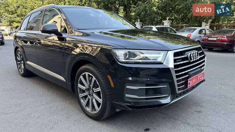 Позашляховик / Кросовер Audi Q7 2017 в 