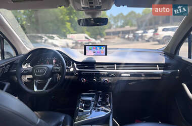 Позашляховик / Кросовер Audi Q7 2017 в 
