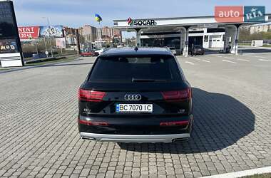 Внедорожник / Кроссовер Audi Q7 2016 в 