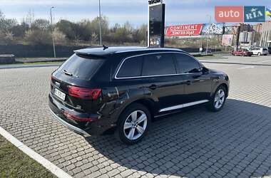 Внедорожник / Кроссовер Audi Q7 2016 в 