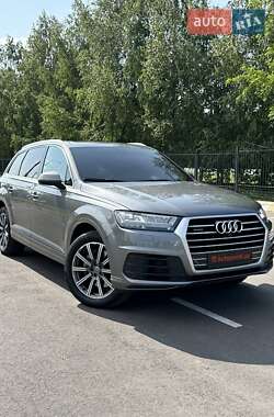 Внедорожник / Кроссовер Audi Q7 2016 в 