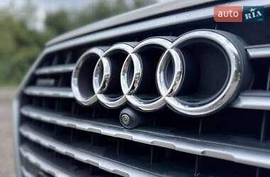 Внедорожник / Кроссовер Audi Q7 2016 в 
