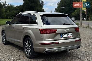 Внедорожник / Кроссовер Audi Q7 2016 в 