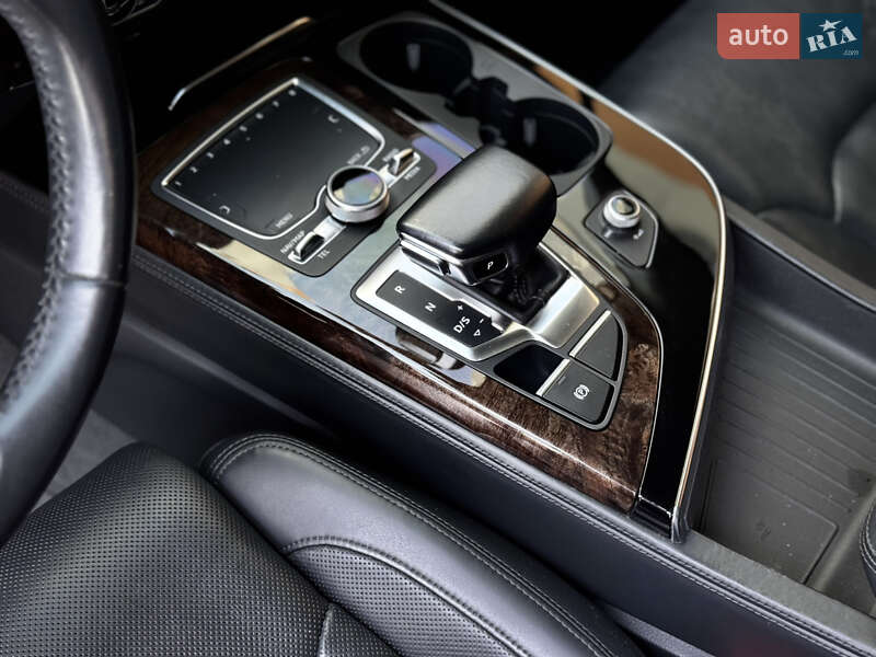 Позашляховик / Кросовер Audi Q7 2018 в Івано-Франківську