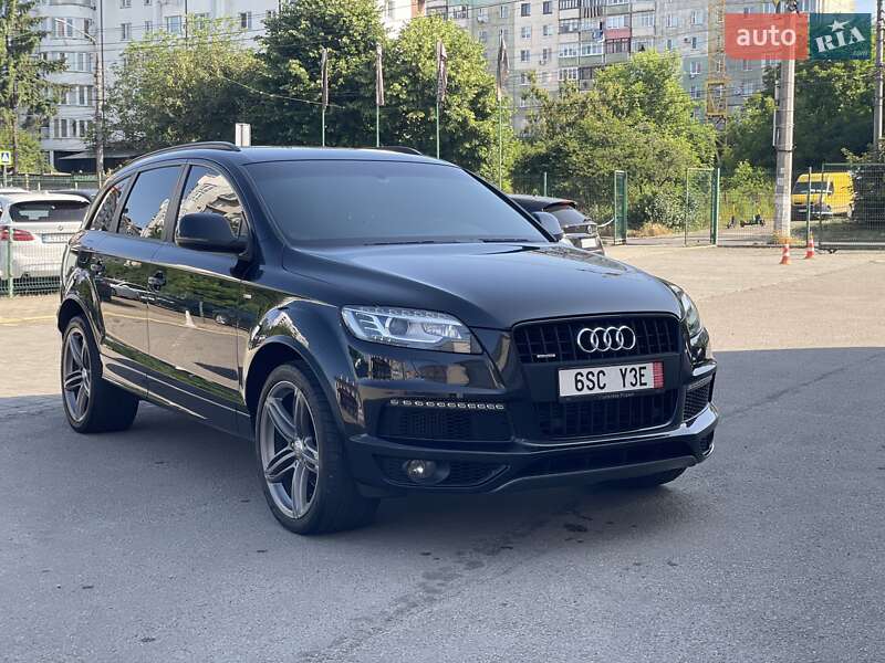 Внедорожник / Кроссовер Audi Q7 2014 в Черновцах
