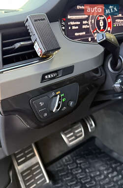 Внедорожник / Кроссовер Audi Q7 2016 в 