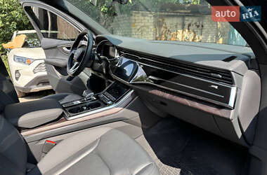 Внедорожник / Кроссовер Audi Q7 2021 в 