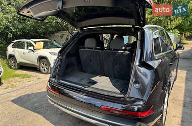 Внедорожник / Кроссовер Audi Q7 2021 в 