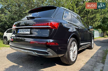 Внедорожник / Кроссовер Audi Q7 2021 в 