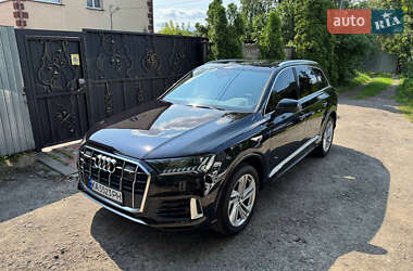 Внедорожник / Кроссовер Audi Q7 2021 в 