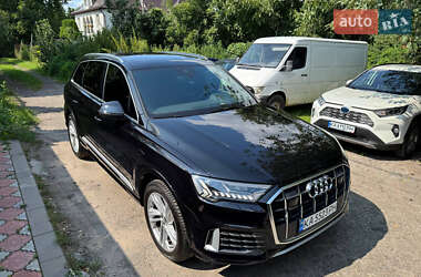 Внедорожник / Кроссовер Audi Q7 2021 в 