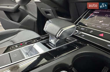 Внедорожник / Кроссовер Audi Q7 2021 в 