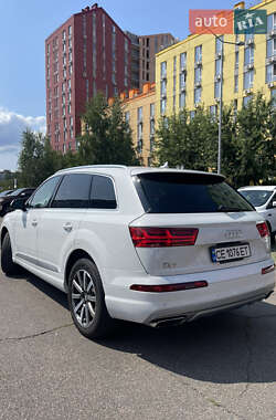 Внедорожник / Кроссовер Audi Q7 2016 в 