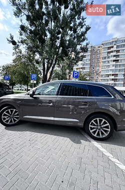 Внедорожник / Кроссовер Audi Q7 2019 в 