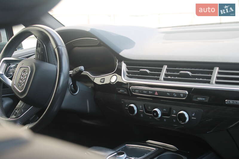 Внедорожник / Кроссовер Audi Q7 2017 в Львове