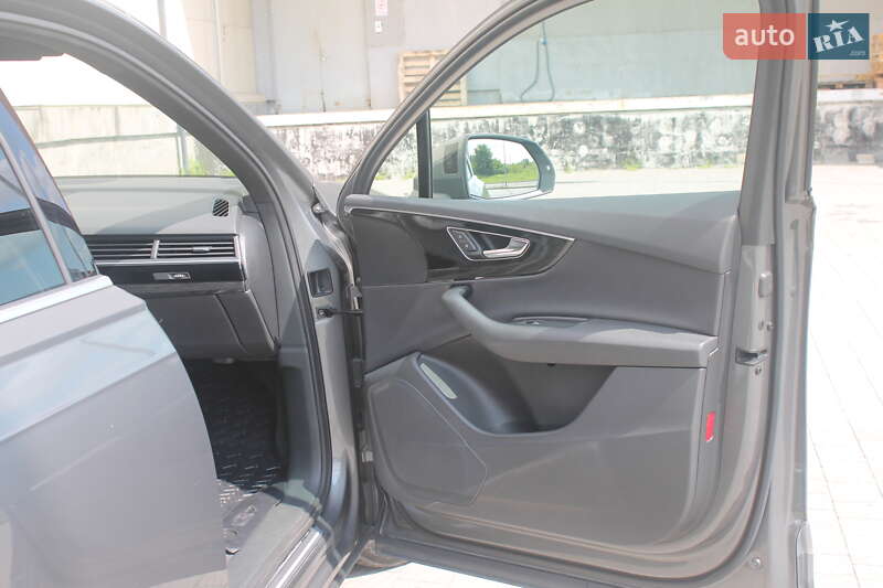 Внедорожник / Кроссовер Audi Q7 2017 в Львове