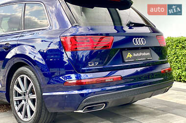 Внедорожник / Кроссовер Audi Q7 2018 в 