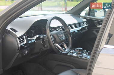 Позашляховик / Кросовер Audi Q7 2017 в 