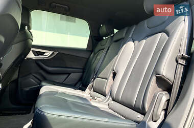 Внедорожник / Кроссовер Audi Q7 2018 в 