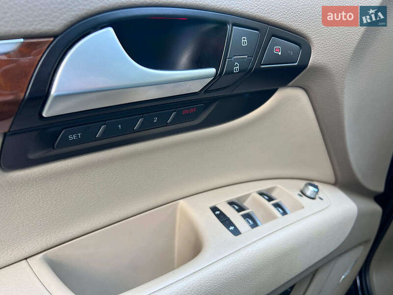 Внедорожник / Кроссовер Audi Q7 2015 в Киеве