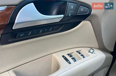 Позашляховик / Кросовер Audi Q7 2015 в 