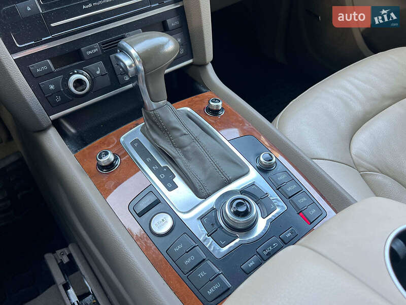 Внедорожник / Кроссовер Audi Q7 2015 в Киеве