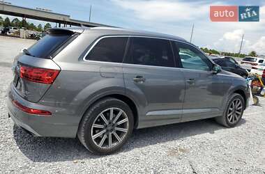 Внедорожник / Кроссовер Audi Q7 2016 в 