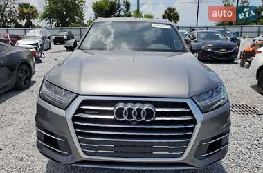 Внедорожник / Кроссовер Audi Q7 2016 в 