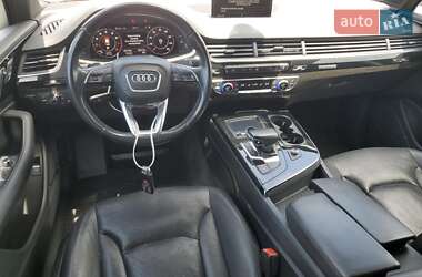 Внедорожник / Кроссовер Audi Q7 2016 в 